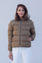 Load image into Gallery viewer, Polar Down Jacket Woman