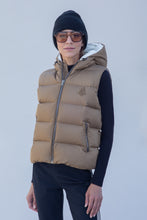 Load image into Gallery viewer, Polar Down Vest Woman