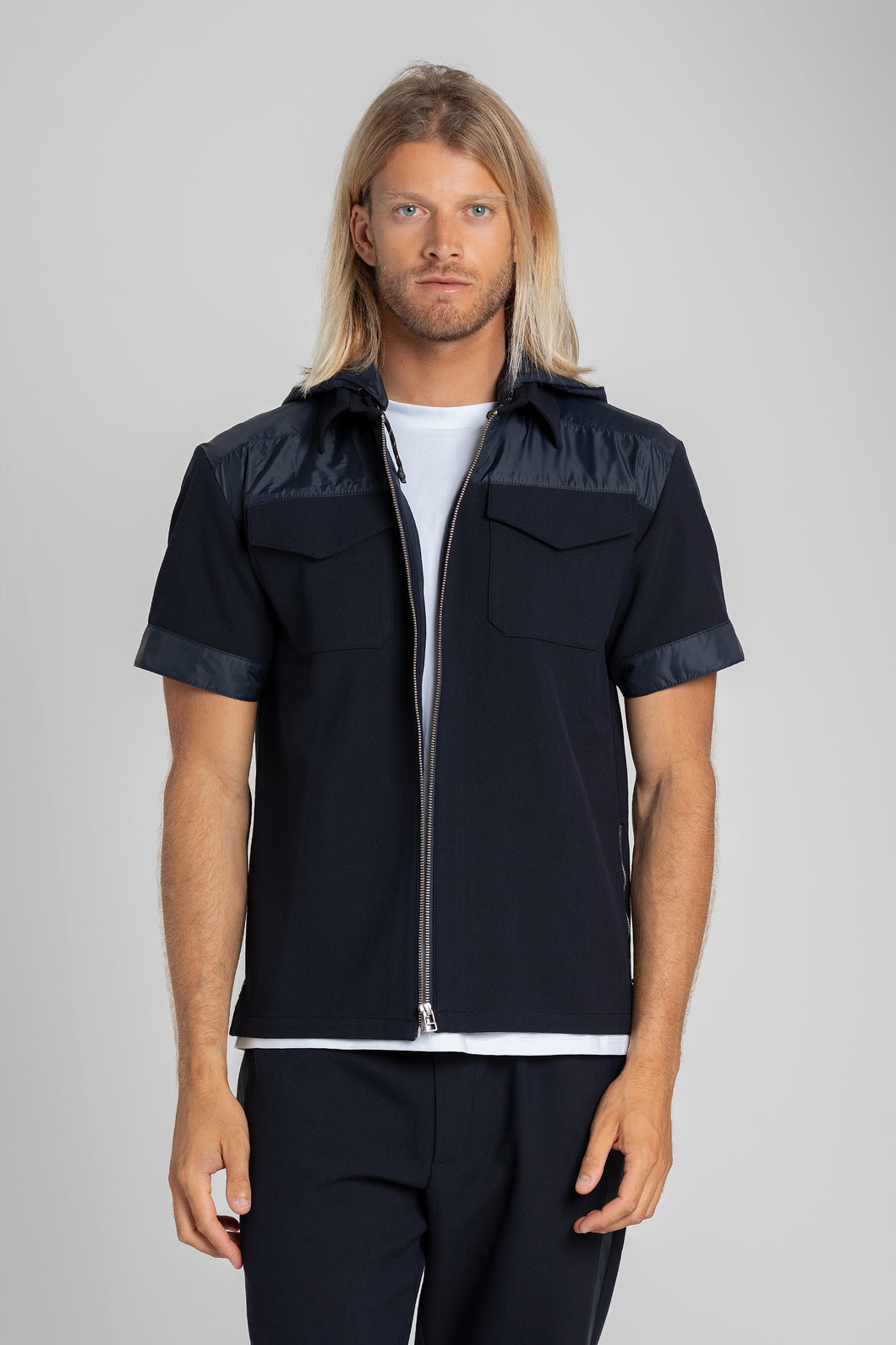 Short-sleeved jacket with nylon details