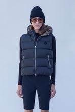 Load image into Gallery viewer, Polar Down Vest Woman
